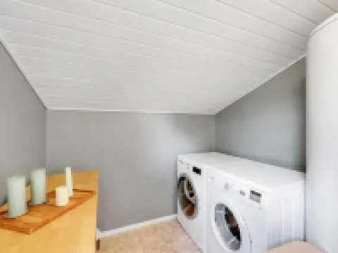 "Embla" - 500m to the Fjord