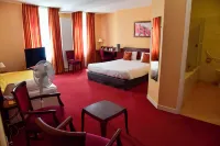 Logis Hôtel le Pélican & Son Restaurant