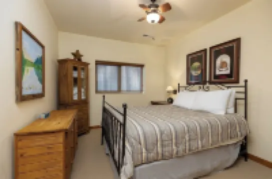 Wintergreen Retreat - bespoke luxury post & beam home on Devils Knob loop