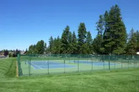 View stunning sunsets and enjoy cozy comfort steps from the heart of Sisters.