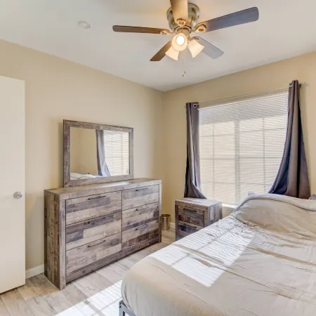 Special Sale! King Bed! EV Charger! Rain Shower! Отели рядом с достопримечательностью «Поле для гольфа Durango Hills»