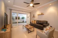 Beautiful Condo just steps from Avenida Escazu in an unbeatable location Escazú附近的飯店
