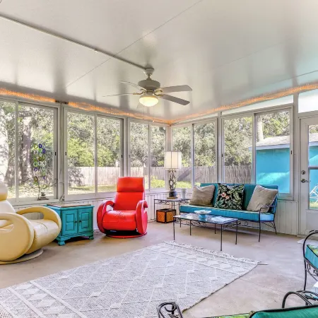 Englewood Bungalow 1 Mi to Beach: Pets Welcome!