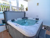 Luxury villa with jacuzzi and sea views - Villa