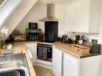 Central Tenby 3 Bed Apt Sleeps 6 to 8 Dog Friendly - 2-Star