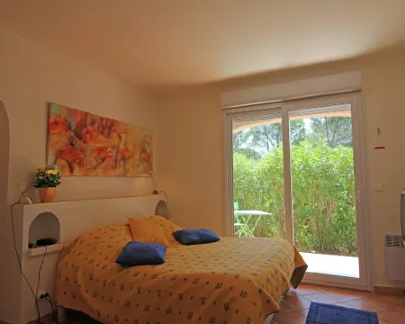 Villa in Bagnols near Sea with Pool Hotels in Bagnols-en-Foret