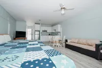 Charming 2-bedroom condo in lovely Cedar Key with WiFi, AC