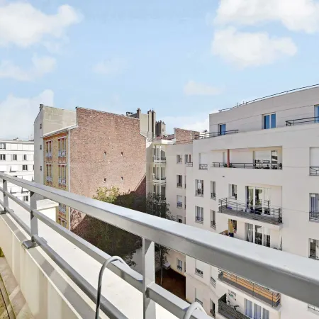 Cosy apartment & balcony -1BR/4P- Levallois-Perret Отели рядом с достопримечательностью «LVMH Fragrance Brands»