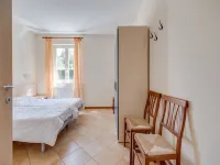 Apartment on Lake Idro with Pool Hotels in Idro