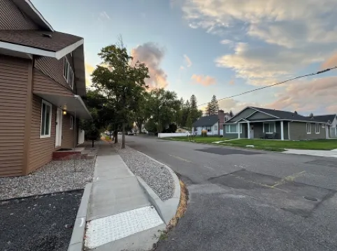 Quiet 2Br Condo Near Downtown