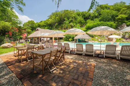 Hotel BIULÚ Отели в г. Tangolunda