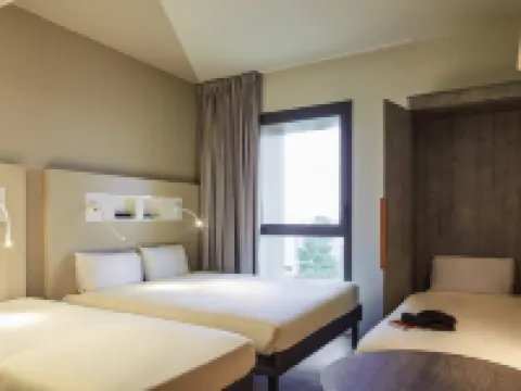 イビス バジェット モンペリエ アエロポール パルク デ エクスポ エローのホテル