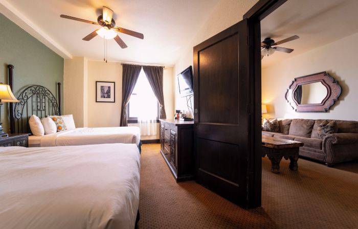 The Holland Hotel