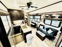 Cozy and serene RV in Broken Bow.  Pet friendly, WiFi, 2 bedroom, fireplace.