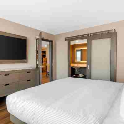 Cambria Hotel Plymouth Rooms