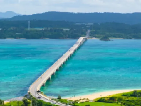 ビーチフロントタワーミハマ 北谷町のホテル