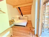 Houses & Villas for 8 People