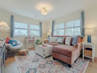 Newly Listed Cottage w/ Firepit 10 Min To Beach - Drive To Acadia & Bar Harbor! Hotels in Lamoine