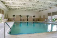 DoubleTree by Hilton Hotel Chicago - Alsip - Pools