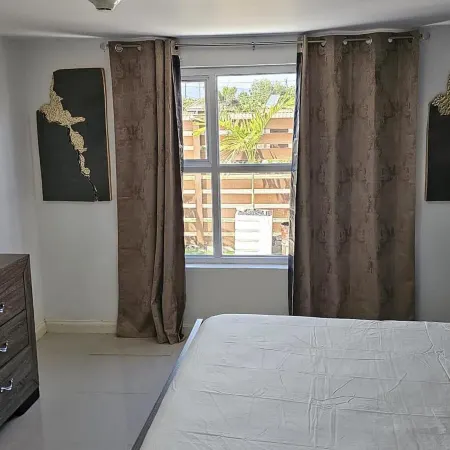 Apartment Sleeps 6 with Pool Access