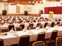 Voyageur Inn and Conference Center Hotels in Reedsburg