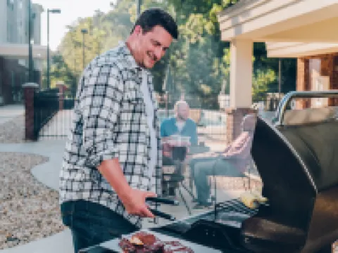 キャンドルウッド スイーツ ハーリンジェン by IHG ハーリンゲンのホテル