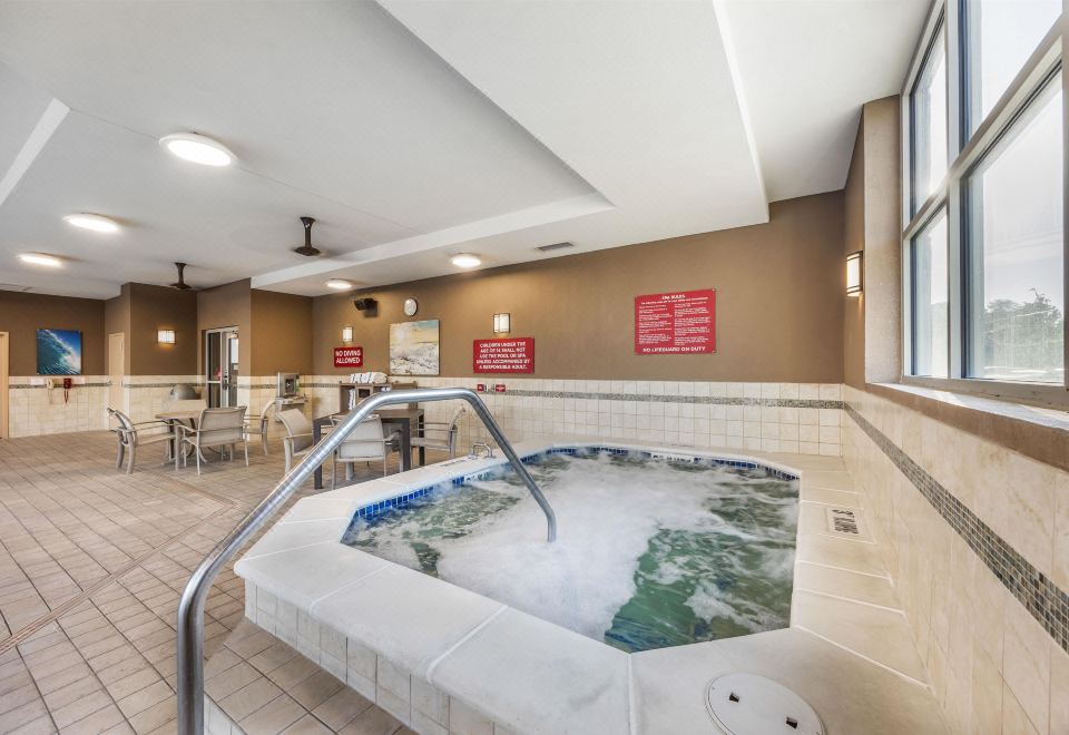 Drury Plaza Hotel Columbia East Over view