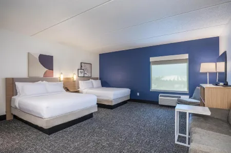 Spark by Hilton Madison Central Отели рядом с достопримечательностью «Аллайант Энерджи Сентер»