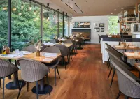 La Maison Hotel - breakfast