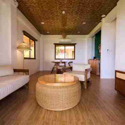 Casa Verde Cliff Resort & Spa Rooms