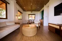 Casa Verde Cliff Resort & Spa Hotels in Poro