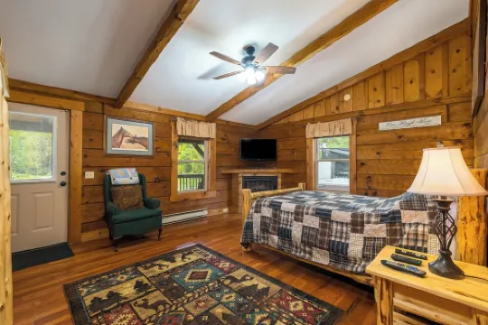 Mountain Log Home LURAY Hot Tub 4 Fireplaces Near Shenandoah National Park