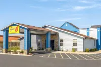 Super 8 by Wyndham Fort Wayne Hotels near Allen County Public Library - Main