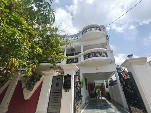 Ish Atithya Corporate Serviced Apartments with Modular Kitchens in Lucknow, IN - Homestays