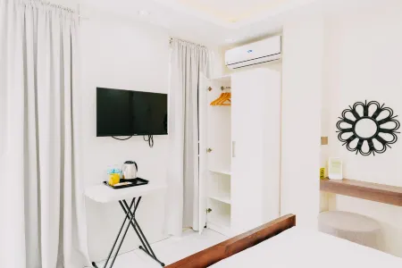 Nine Balconies Island Stay