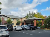 Quality Inn & Suites Wilsonville - parking