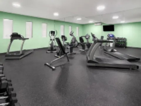 Wingate by Wyndham Grove City スプリングフィールドのホテル