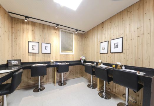 어반스테이 식당