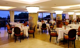 The Oasis by Don Carlos Resort