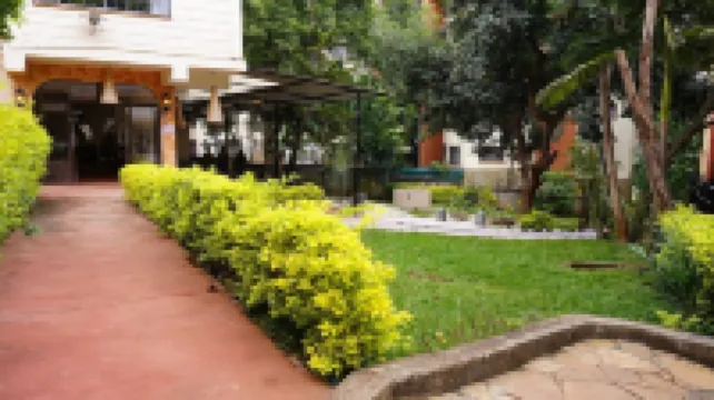 ZZZ 青年旅舍和餐廳 鄰近凱倫布利克斯咖啡花園和別墅的酒店