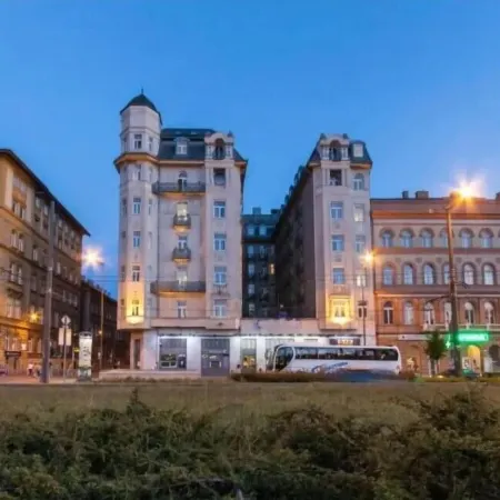 East City Budapest Отели рядом с достопримечательностью «Железнодорожный вокзал Келети»