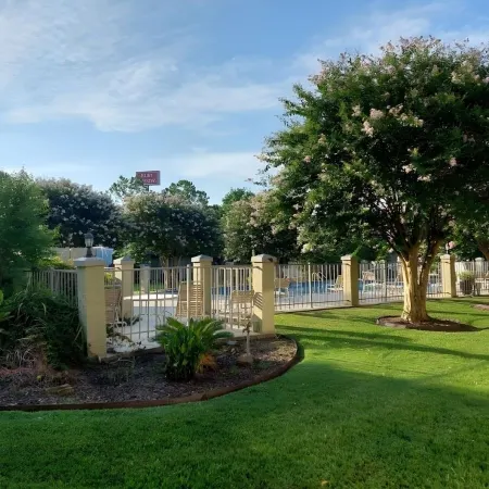 Iberia House & Suites