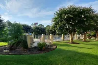 Iberia House & Suites Hotels in New Iberia