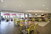 Home2 Suites by Hilton Queensbury Lake George - Pet friendly