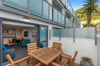 6 on Adams Hotels in Mount Maunganui
