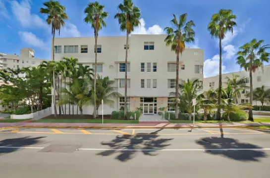 ホテル トロウベイル マイアミ ビーチ