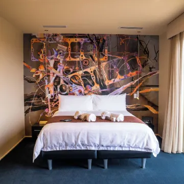 The Frames - Award-Winning Couples Retreat with Private Heated Pool, Spa & Sauna