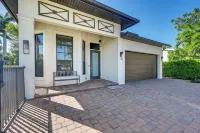 Chic Naples Retreat w/ Private Heated Pool & Lanai - Wifi