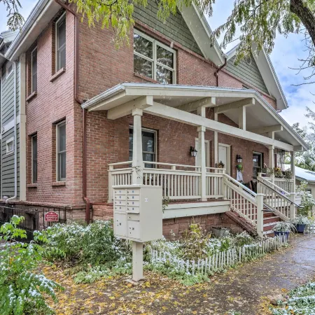 Cozy Central Glenwood Springs Condo w/ 2 Decks!