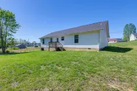 2 Mi to Douglas Lake, Boat Ramp White Pine Home! - Parkering